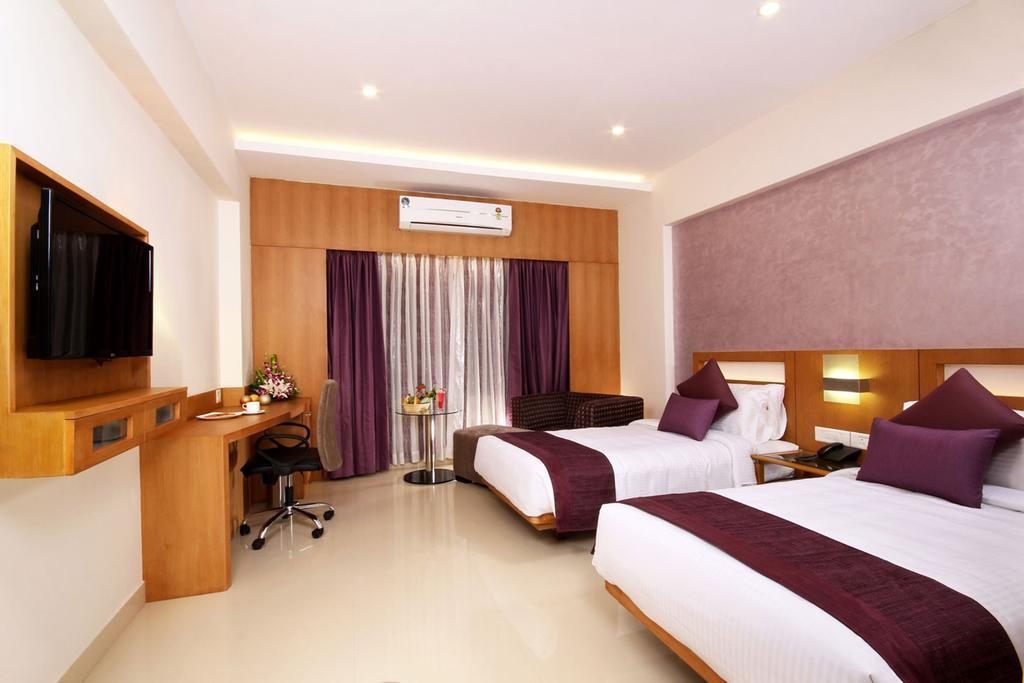 Hotel Chrysoberyl Kottayam Room photo