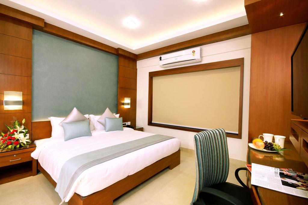 Hotel Chrysoberyl Kottayam Room photo